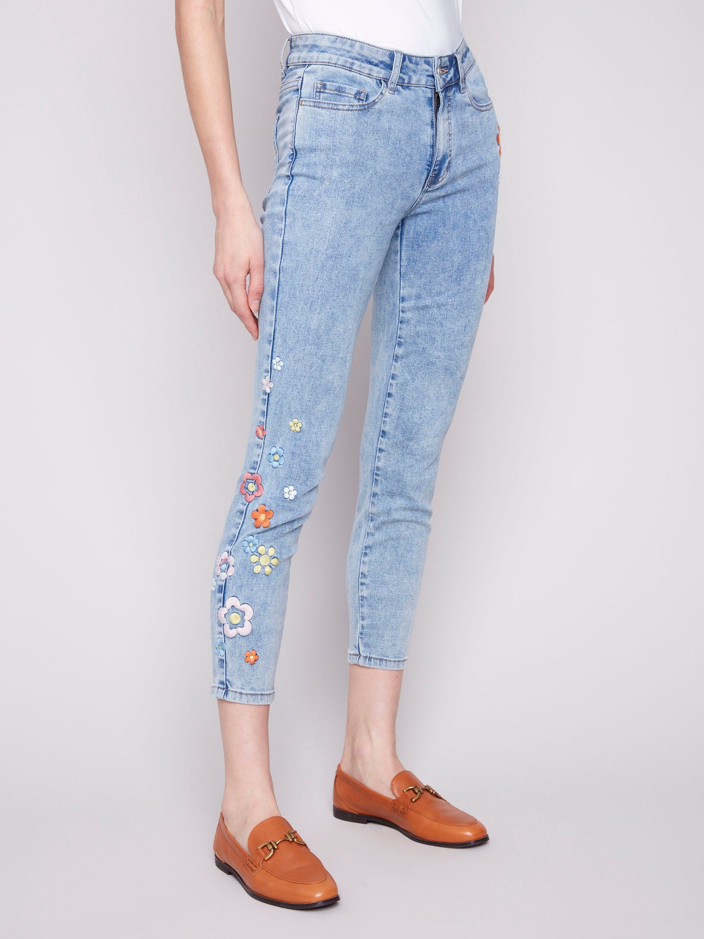 Skinny Jeans with Floral Embroidery - Light Blue